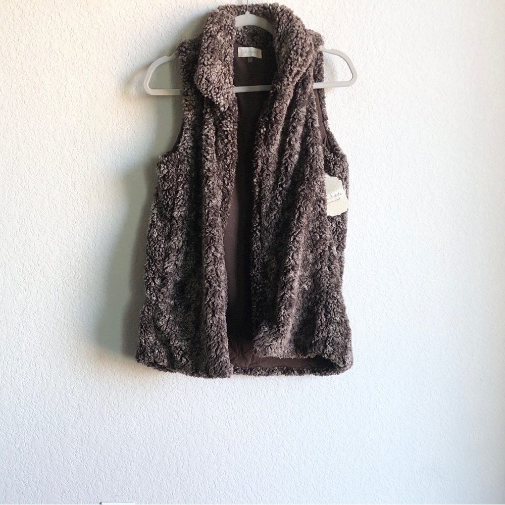 NWT Altar’d State Sherpa Fleece Vest Open Front Brown Small